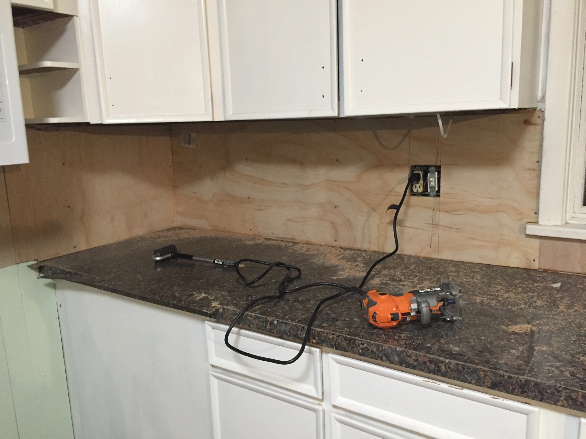 Kitchen Backsplash - Before